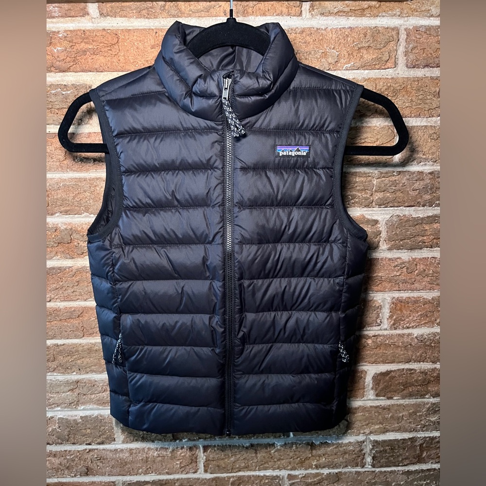 Patagonia Kids Black Puffer Vest Small 7-8 Spring Down Fill Warm Gorpcore